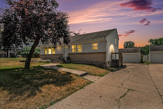 2511 Newstead Ave SW, Wyoming, MI 49509