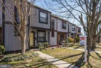 54 Helmsman Ct, Essex, MD 21221