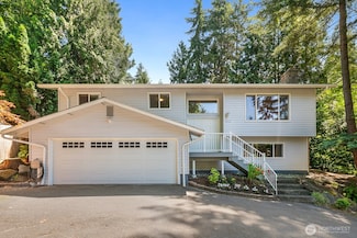 19514 35th Ave NE, Lake Forest Park, WA 98155