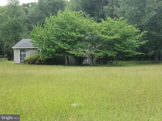 10525 W Buckshutem Rd, Millville, NJ 08332