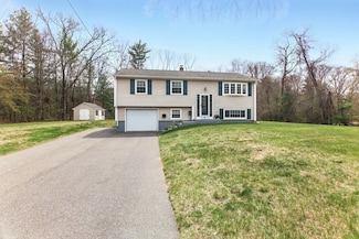 58 Oak Knoll Dr, Hampden, MA 01036