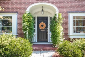 18 Wilcox Ave, Pawtucket, RI 02860