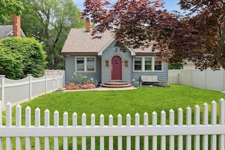 15 Orchard Rd, East Patchogue, NY 11772