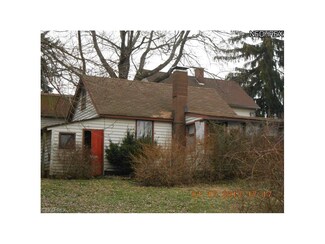 343 Lyons Ave, East Palestine, OH 44413