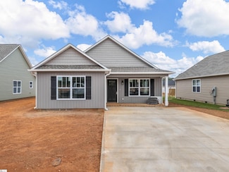 537 Molly Parker Ln, Spartanburg, SC 29301