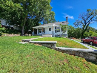 210 W Main St, Anderson, MO 64831