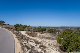 935 Enchanted, Canyon Lake, TX 78133