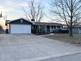 1953 Highland St, Lebanon, MO 65536