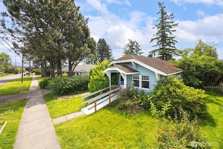 208 Carolina St, Bellingham, WA 98225