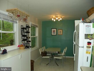 2008 Hileman Rd, Falls Church, VA 22043