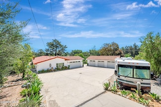 75 Vista Lago Dr, Simi Valley, CA 93065