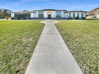 145 Birdie Dr, Hempstead, TX 77445