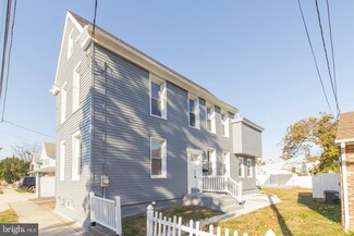 15 Jefferson St, Riverside, NJ 08075