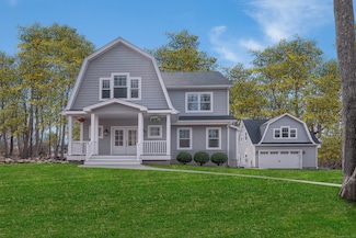 40 Allyn St, Groton, CT 06355