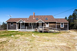 85 Circle Farm Ln, Blue Hill, ME 04614