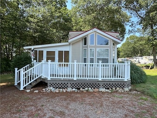 118 Dunns Corner Rd, Westerly, RI 02891