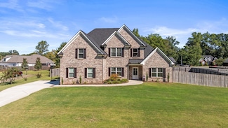 27 Hancock Rd, Fayetteville, TN 37334