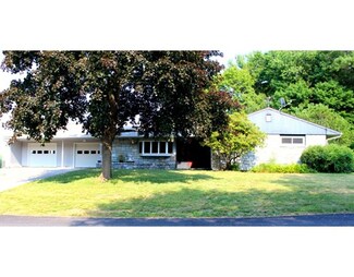 29 Vandall St, North Grosvenordale, CT 06255