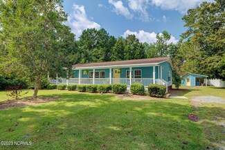 201 Oakmont Dr, Hampstead, NC 28443