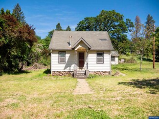30683 Spring St, Lebanon, OR 97355