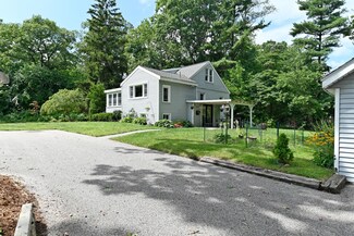17320 Ridge Ave, Spring Lake, MI 49456