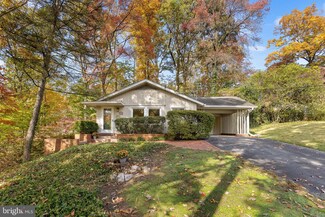 3428 Stoneybrae Dr, Falls Church, VA 22044