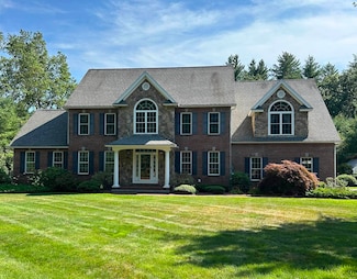 41 S Depot Rd, Hollis, NH 03049
