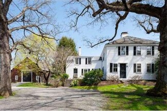 2 Snow St, Sherborn, MA 01770
