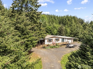 302 Hemenway Rd, Winlock, WA 98596