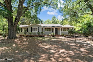 521 S Main St, Broadway, NC 27505