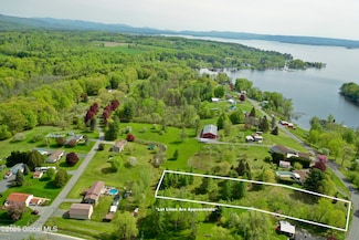 107 Lakeside Dr, Mayfield, NY 12117