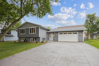 1934 Hythe St, Saint Paul, MN 55113