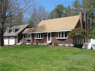 171 Range Rd, Cumberland Center, ME 04021