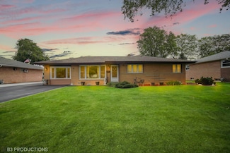 11319 S Nagle Ave, Worth, IL 60482