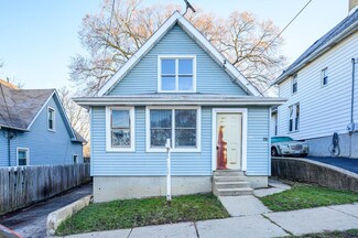 26 Daniels Ave, Elgin, IL 60120