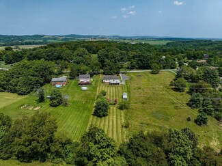 812 New Hope Rd, Staunton, VA 24401