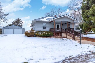 113 S West St, Ellsworth, IL 61737