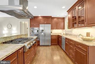 5623 Overly Dr, Alexandria, VA 22310