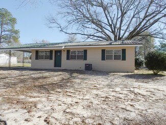 118 Peach Tree St, Laurel Hill, FL 32567