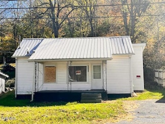 1122 W Main St, Saltville, VA 24370