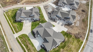 2255 W Dartmouth St, Olathe, KS 66061