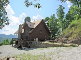 200 Coyote Cove, Franklin, NC 28734