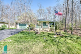 114 Lakeshire Dr, Crossville, TN 38558