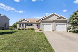 2000 Applewood Dr, Monticello, IL 61856