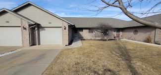1410 W 21st St, Sterling, IL 61081