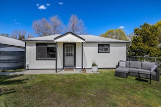 2241 SE Roadway Ln, Prineville, OR 97754
