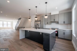545 Green Ln, Philadelphia, PA 19128