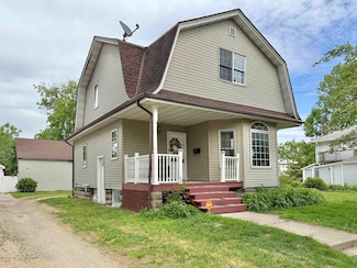 308 N High St, Janesville, WI 53548