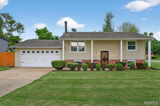 1352 Red River Dr, Saint Louis, MO 63138