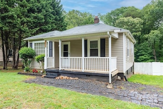 1036 20th St NE, Hickory, NC 28601